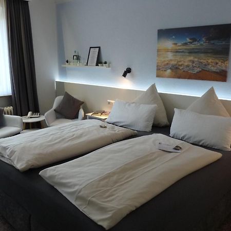 Hotel Zum Rosenteich Бад Цвишенан Екстериор снимка