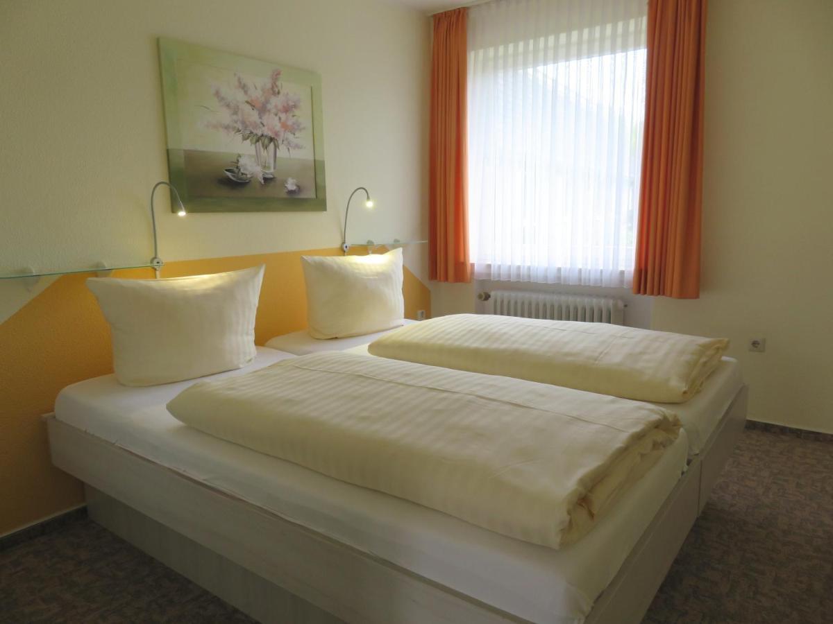Hotel Zum Rosenteich Бад Цвишенан Екстериор снимка